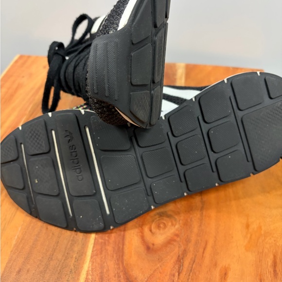 Adidas Swift Run Multicolor Sneakers - Picture 4 of 5